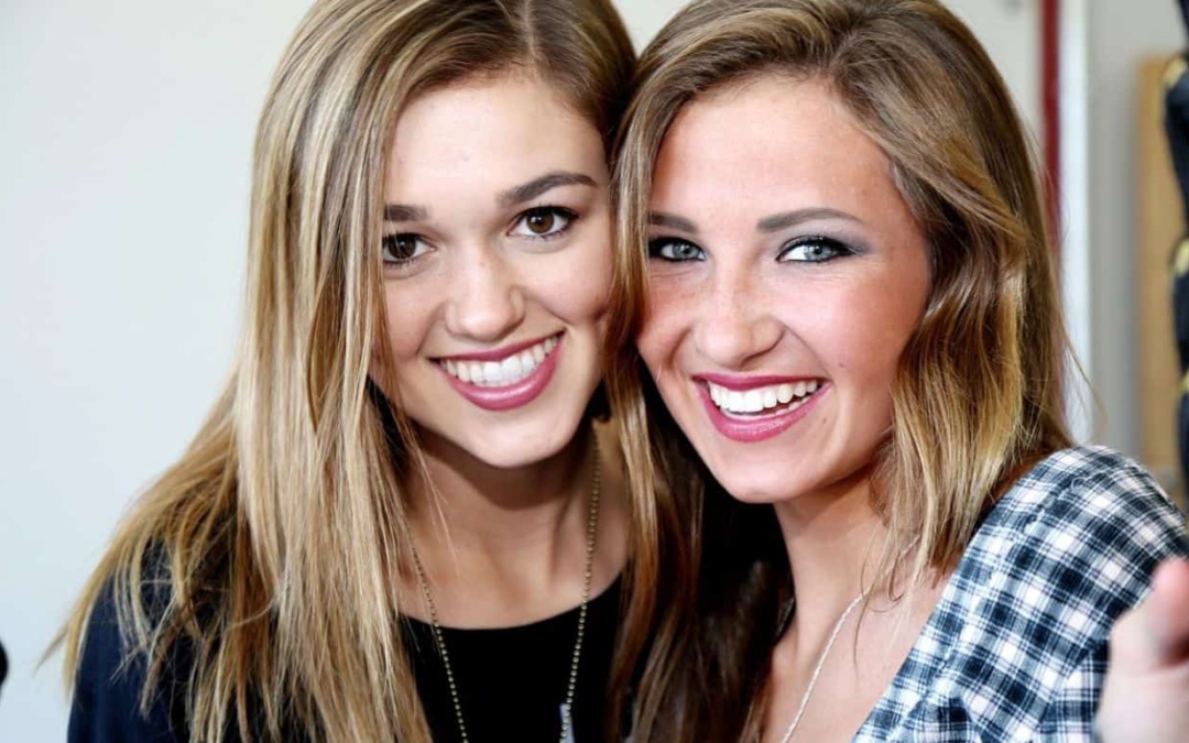 5 BRILLIANT MAKEUP TRICKS FOR LOOKING GREAT IN PHOTOS