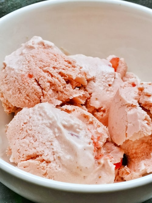 https://lemontrend.com/wp-content/uploads/2020/12/strawberry-ice-cream.jpg