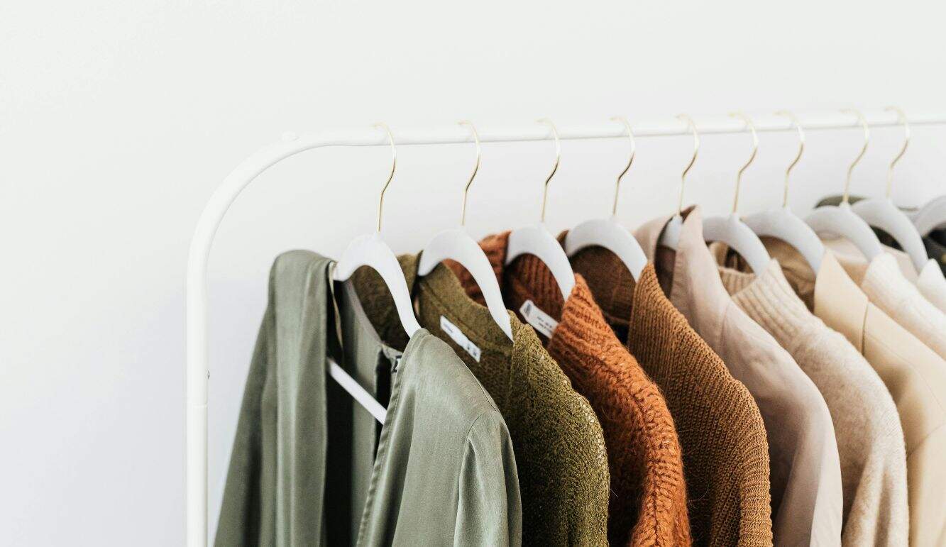 capsule-wardrobe-2026-timeless minimal capsule wardrobe 2026 with blazers, trousers and knitwear