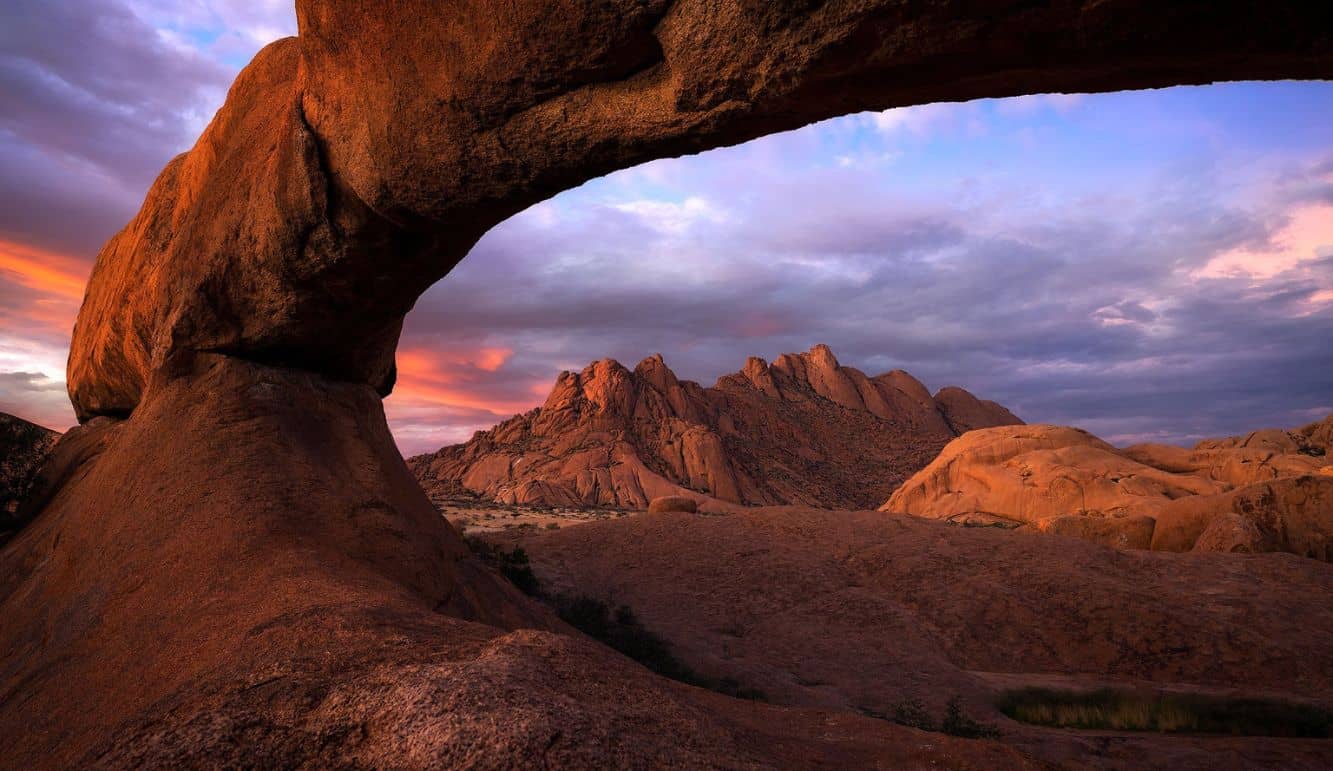 kyle-goetsch-spitzkoppe-arch-namibia-sunset Kyle Goetsch spitzkoppe arch Namibia sunset